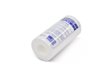 Eine 5 Zoll-Wasseraufbereitungs-Systeme schmelzen geblasenen pp.-Filter mit 1/5 Mikrometer fournisseur